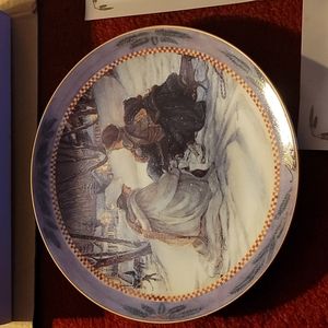 Trisha Romance Evening Skaters Plate